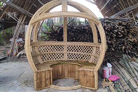 ซุ้มนั่งไม้ไผ่ทรงตะกร้อ เพชรบุรี